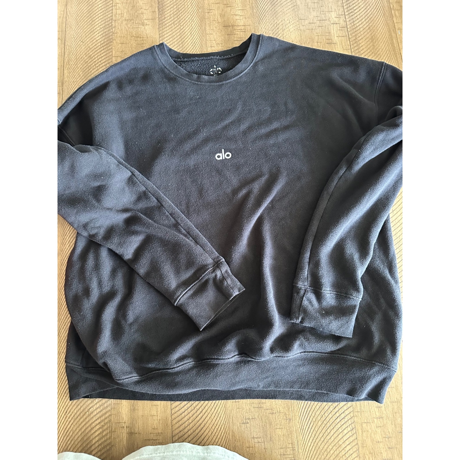 Alo Yoga Black Fleece "Yoga" Graphic Crewneck Sweatshirt M/L
